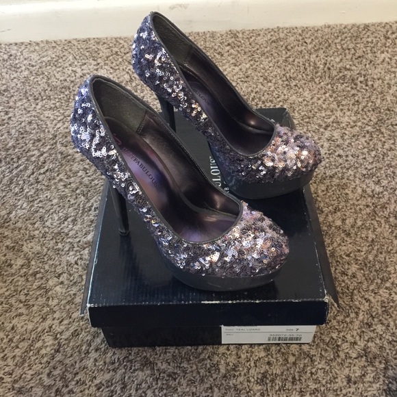 Heels - Picture 2 of 3